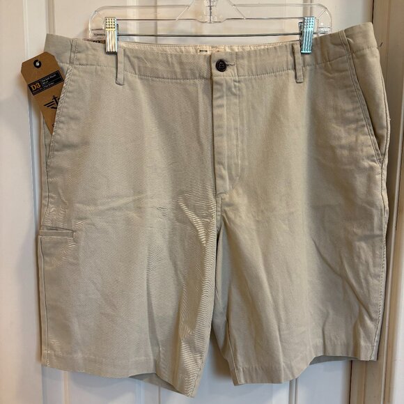 Dockers Men’s D3 Soft Khaki Classic Fit Shorts 38 Flat Front NWT - Picture 1 of 10